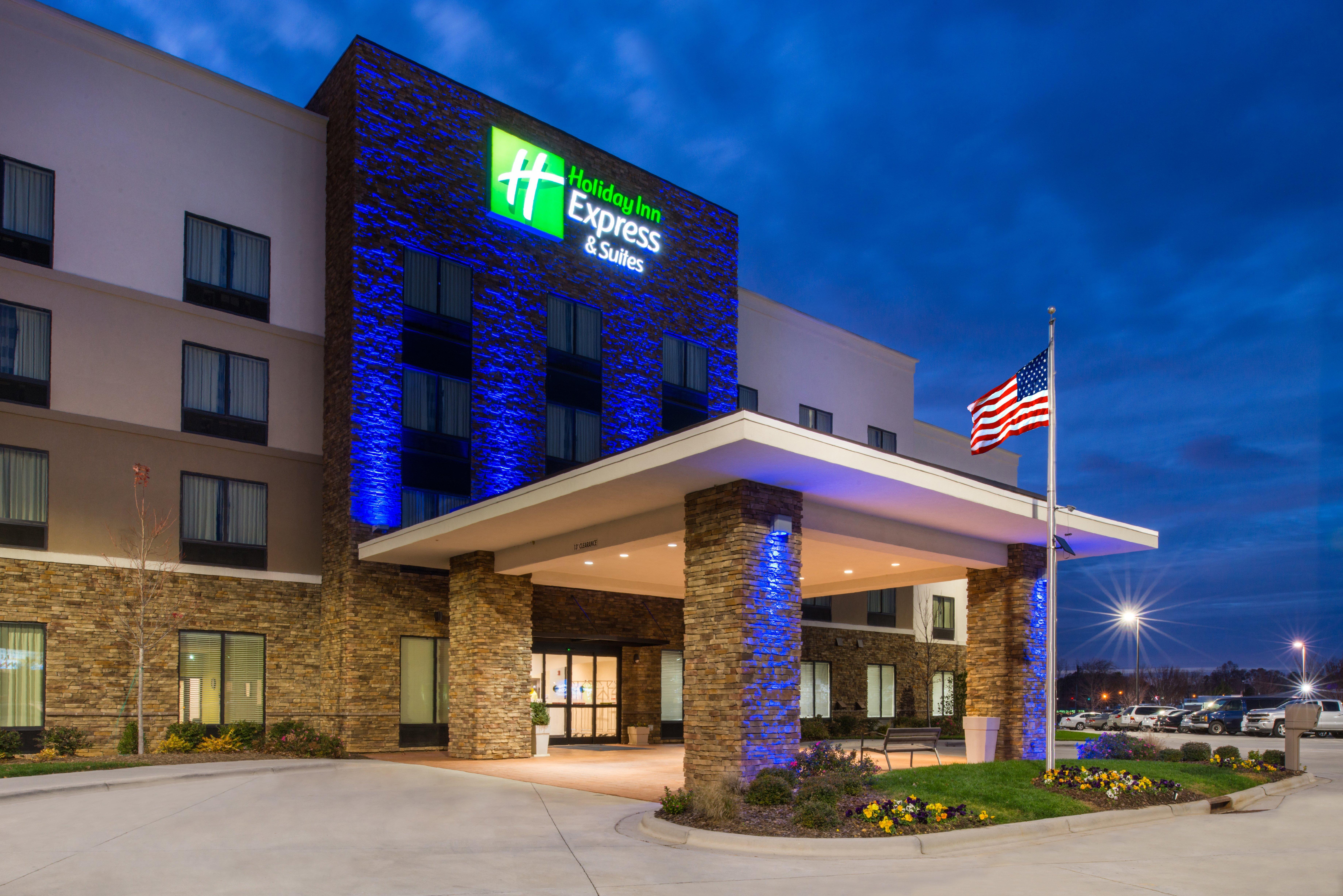 Holiday Inn Express & Suites Monroe By Ihg Exterior foto