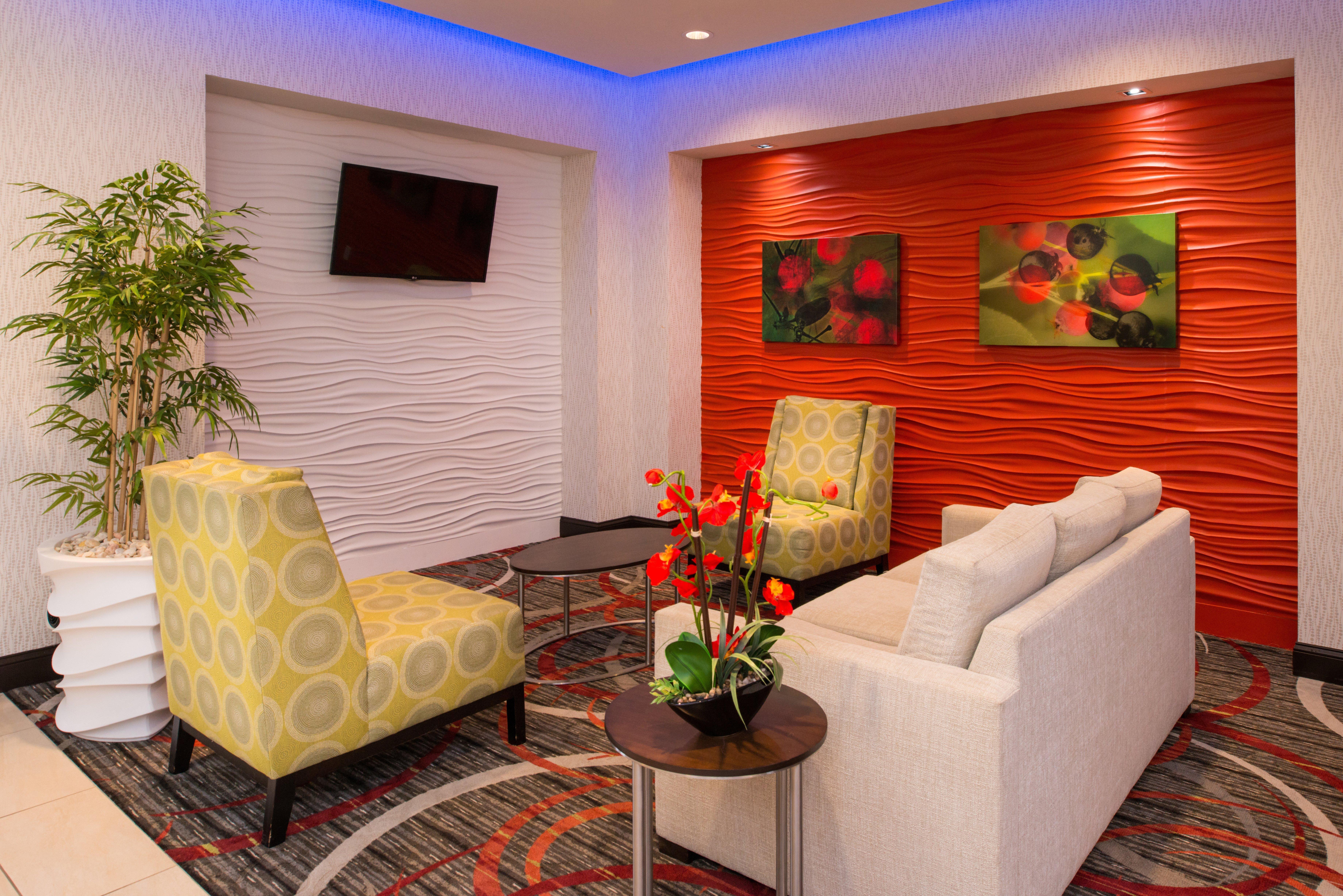 Holiday Inn Express & Suites Monroe By Ihg Exterior foto
