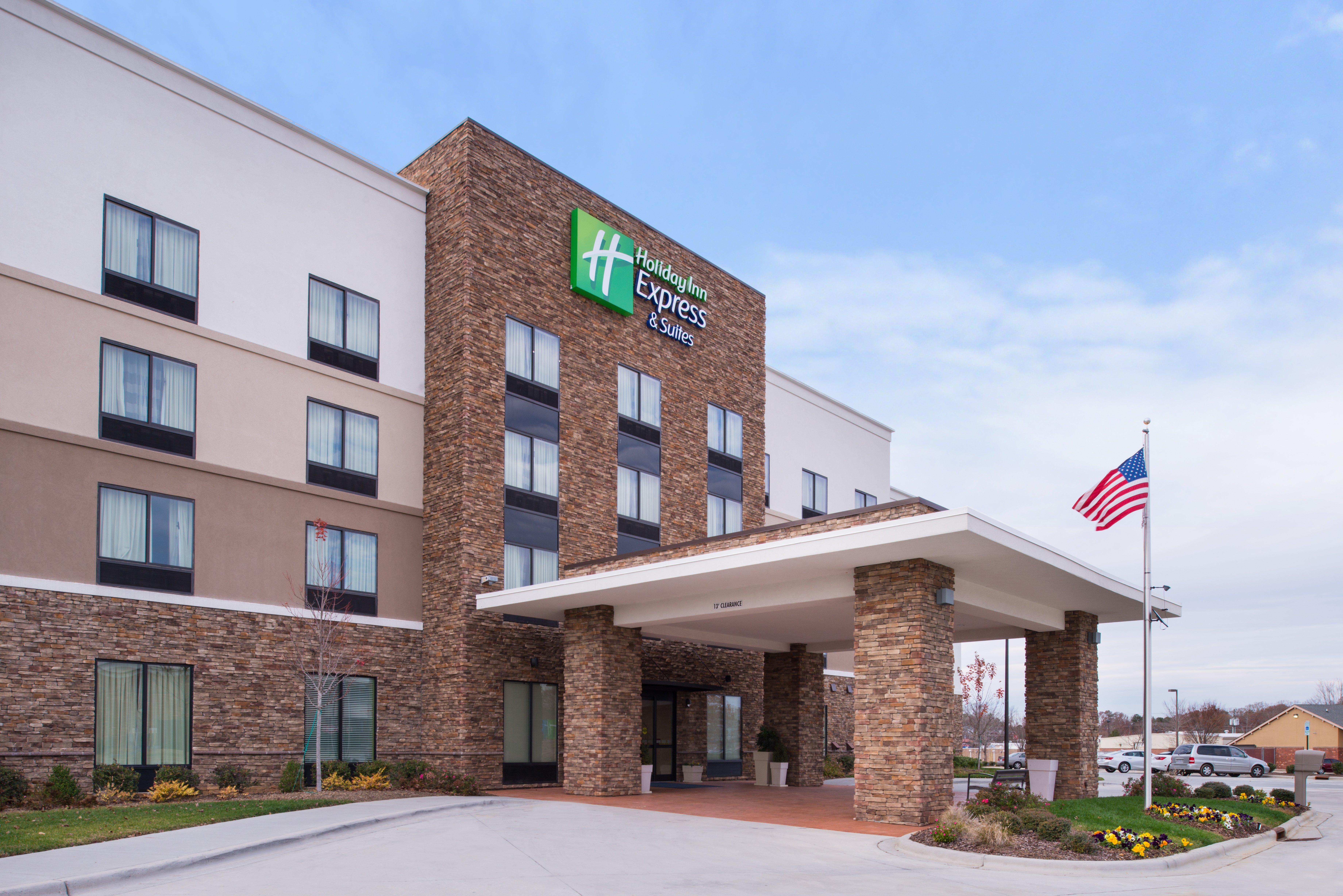 Holiday Inn Express & Suites Monroe By Ihg Exterior foto